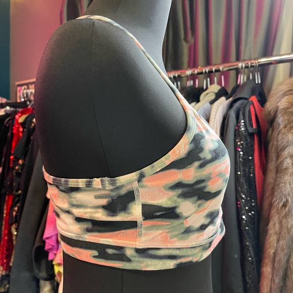 Lululemon Flow Y Bra IV
Wamo Camo Barely Pink Size 10 - Picture 11 of 12
